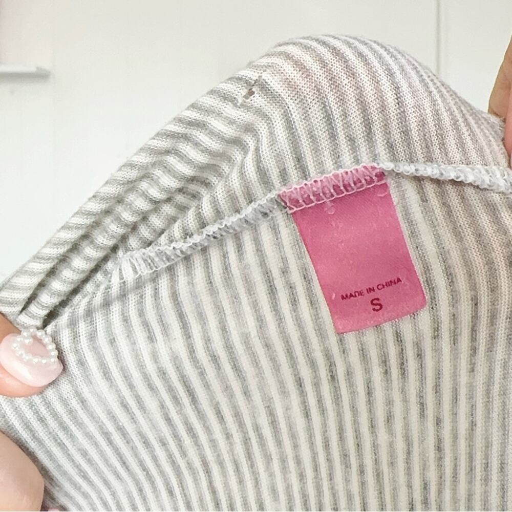 Y2K Vintage VS PINK Distressed Striped Number 86 V-Neck Tee Small - Picture 5 of 9